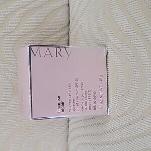 Mary Kay Timewise Repair Volu-firm Day Cream Sunscreen Broad Spectrum SPF 30